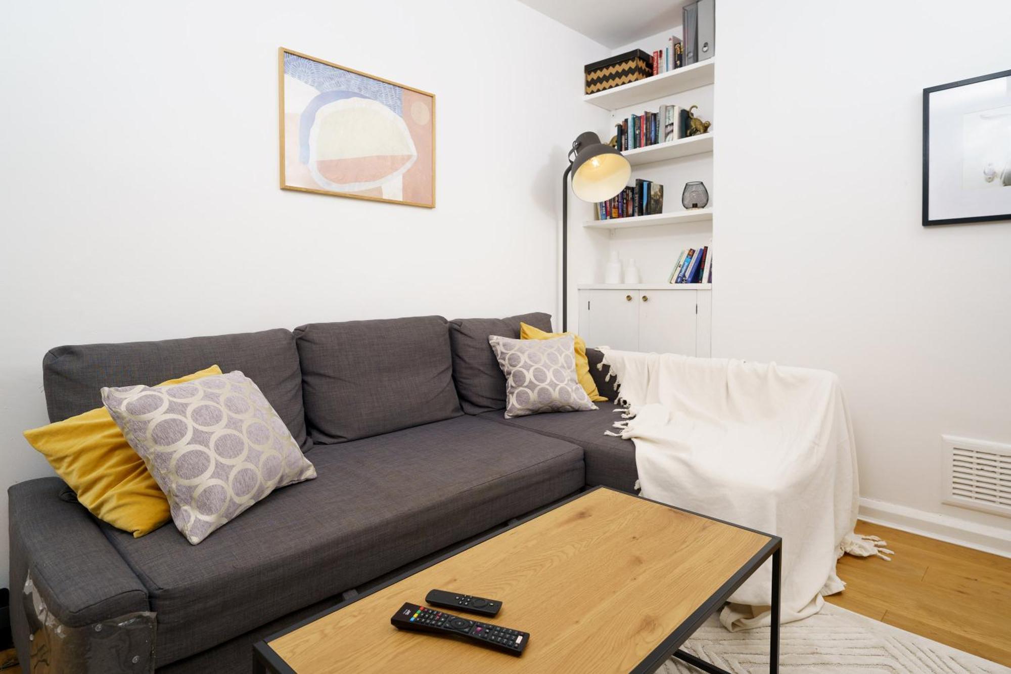 Lovely Apartment In Victoria Park Village ลอนดอน ภายนอก รูปภาพ