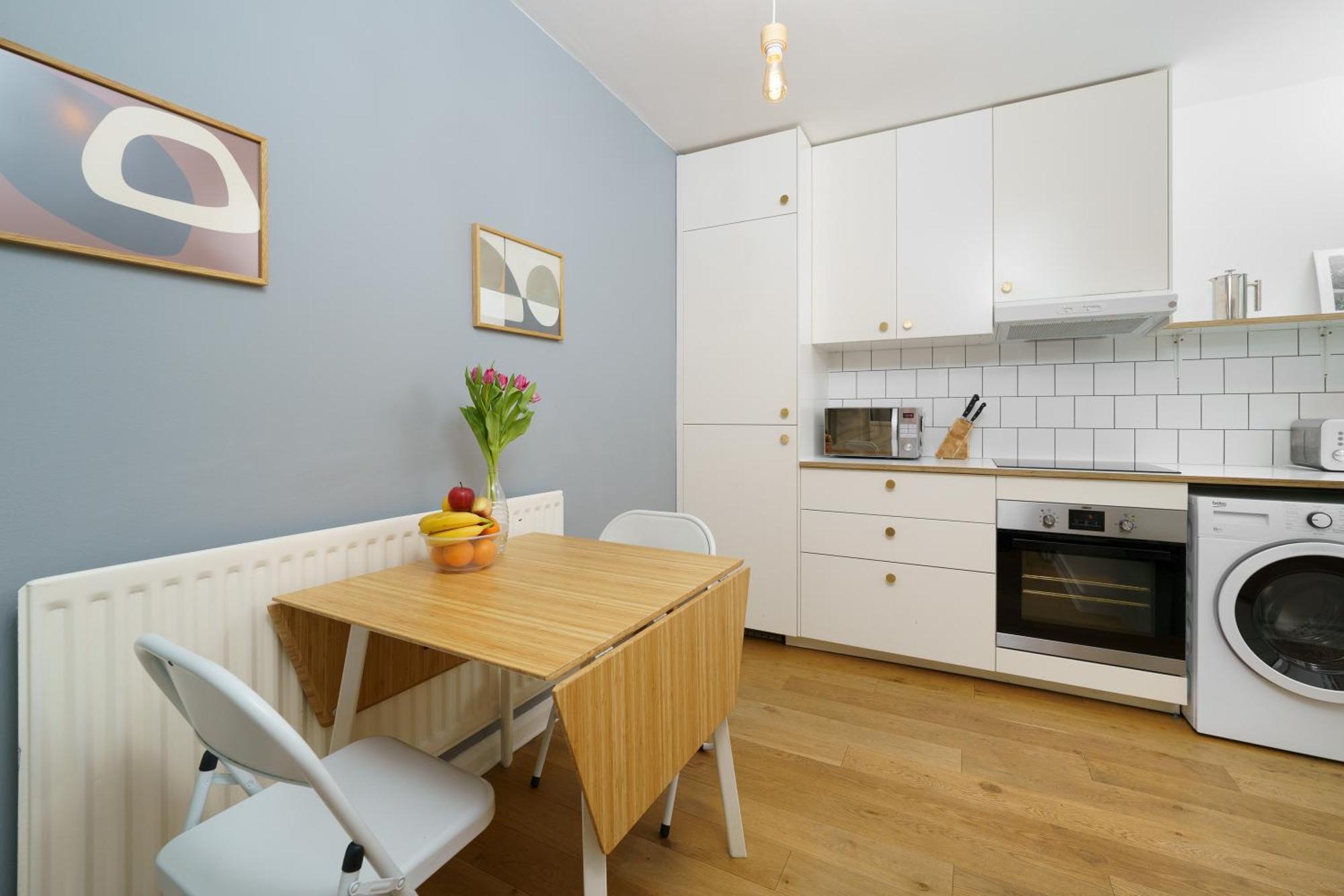 Lovely Apartment In Victoria Park Village ลอนดอน ภายนอก รูปภาพ