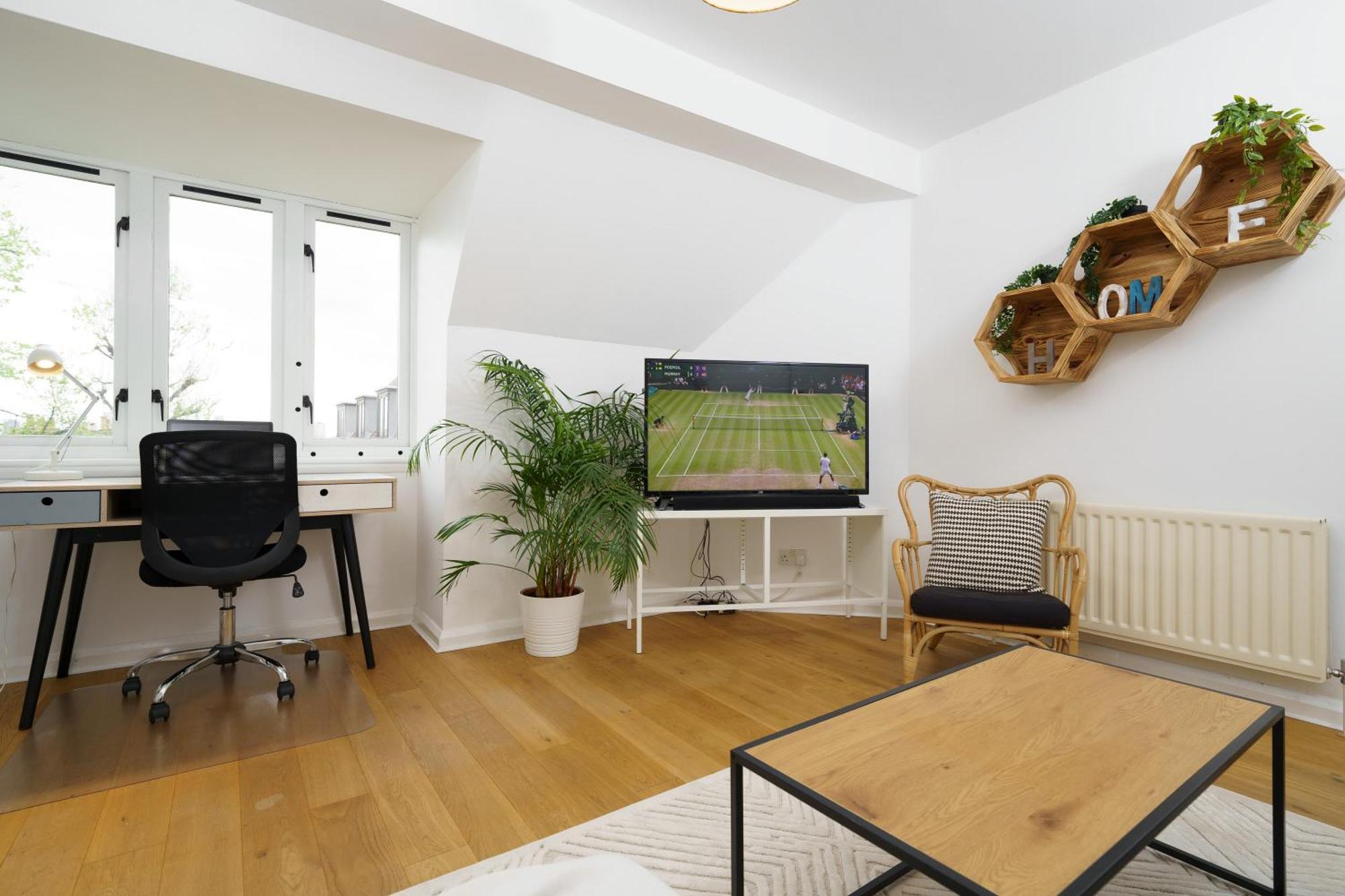 Lovely Apartment In Victoria Park Village ลอนดอน ภายนอก รูปภาพ